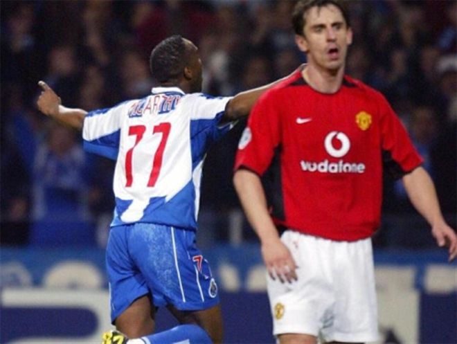 中强调边路 中强调边路