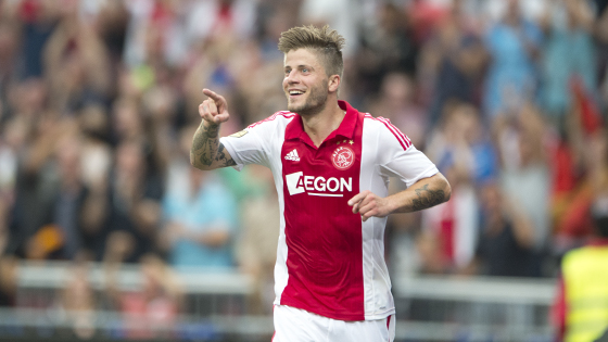 在众多足球 在众多足球